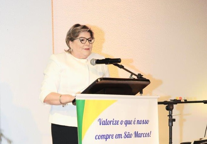 Marta Miotto durante o seu pronunciamento de posse (Fotos: Studio Imagem)