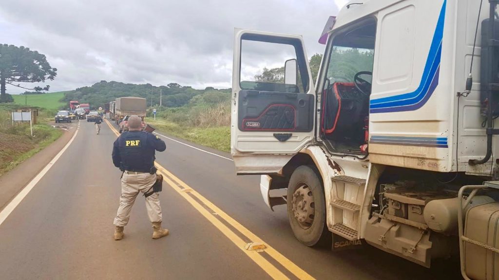 Polícia Rodoviária Federal realizou policiamento em rodovias próximas a Santa Catarina