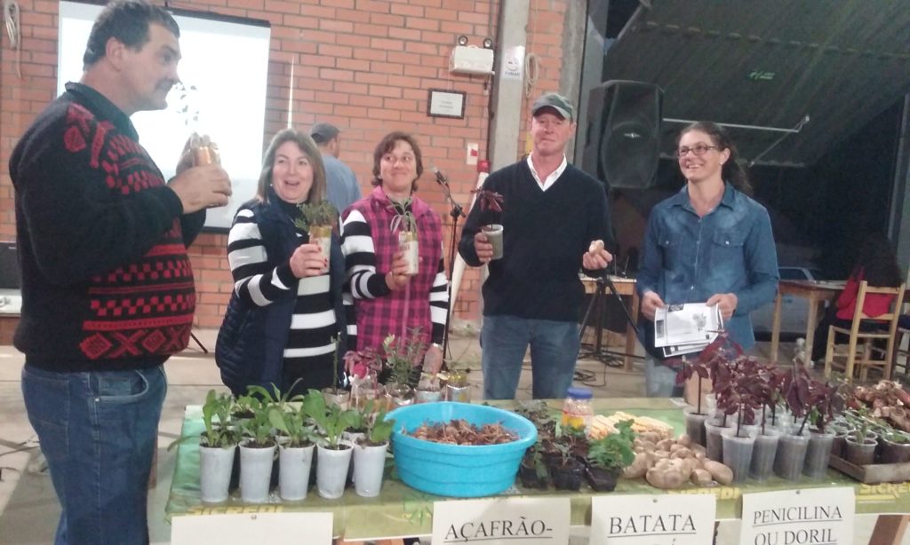 Encontro anual proporciona a troca de sementes crioulas e doação de mudas nativas