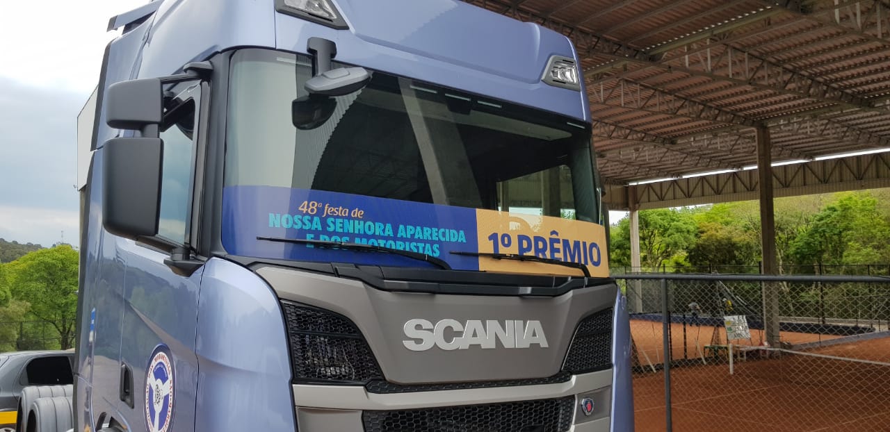 Caminhoneiro famoso rifa caminhão arqueado com 17 multas e 87 pontos -  BNLData