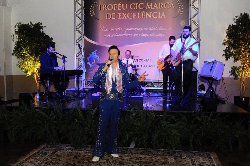 Show de cover do Elvis Presley foi oferecido por Alceu Trevisan