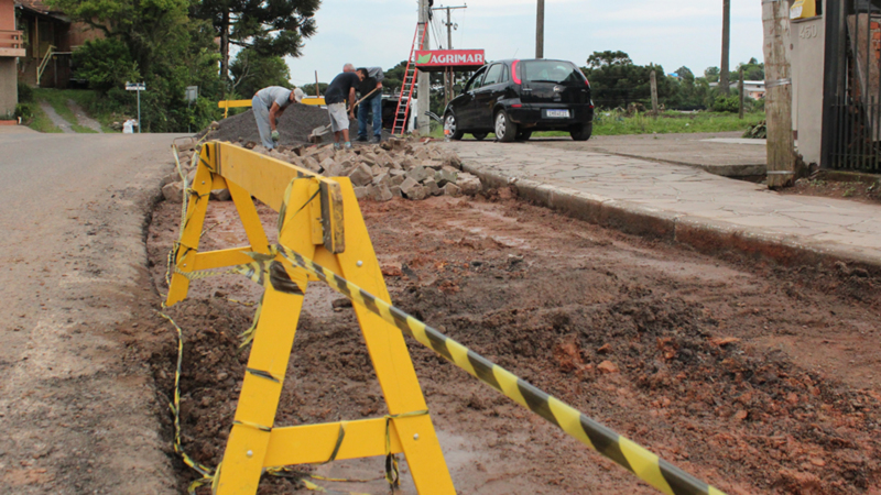 Parceria com o Daer viabilizou obras de pavimentação do acostamento da rodovia na cidade 
