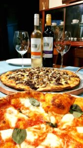 Pizzas do chef Adriano Biasotto e pizzaiolo Guilherme Susin são uma das receitas do Papo de Gastronomia